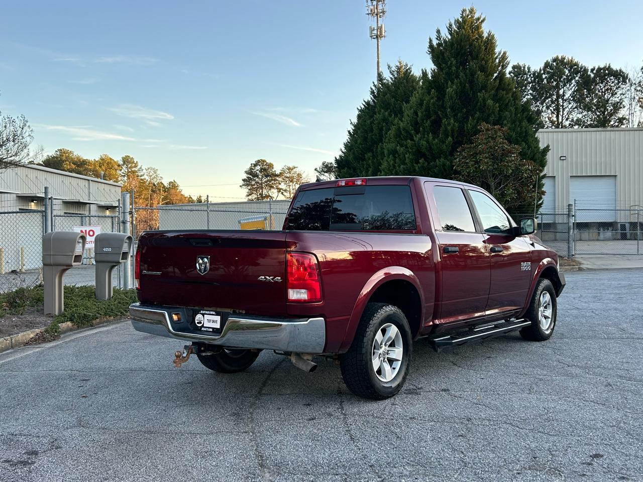 RAM 1500 SLT Crew Cab SWB 4WD 2016
