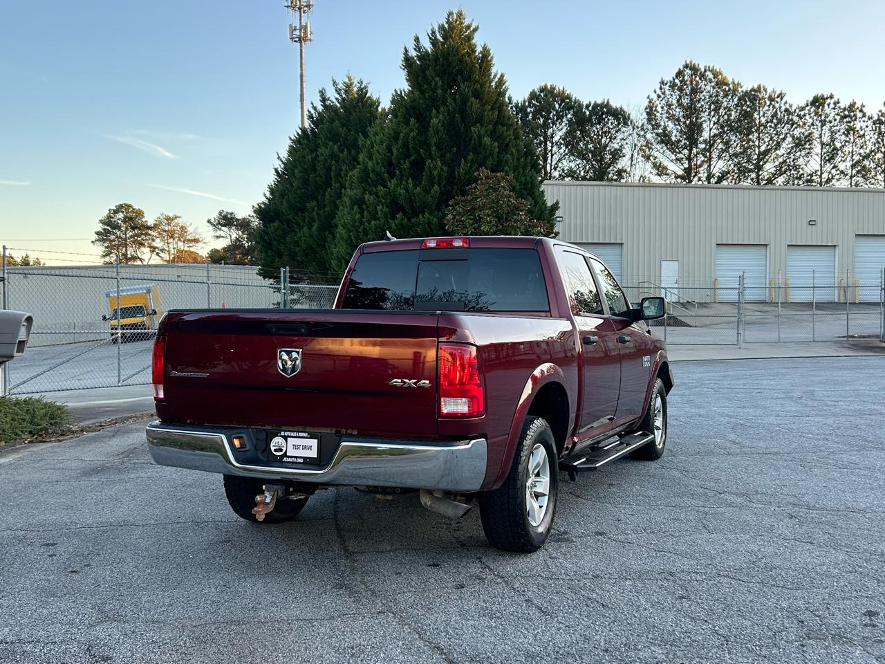 RAM 1500 SLT Crew Cab SWB 4WD 2016