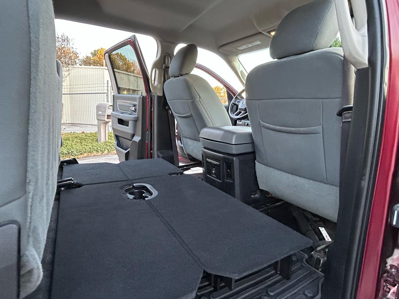 RAM 1500 SLT Crew Cab SWB 4WD 2016