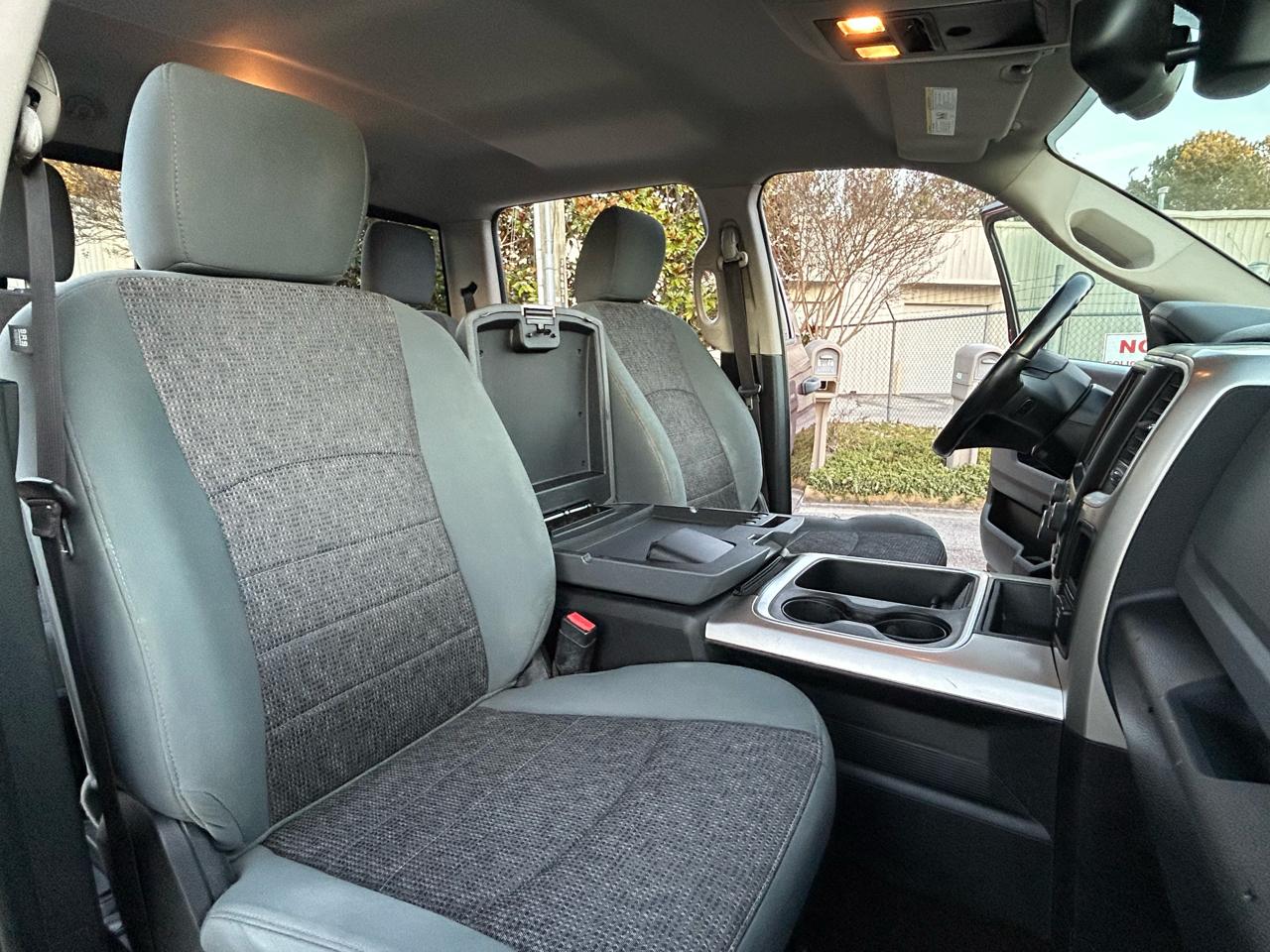 RAM 1500 SLT Crew Cab SWB 4WD 2016