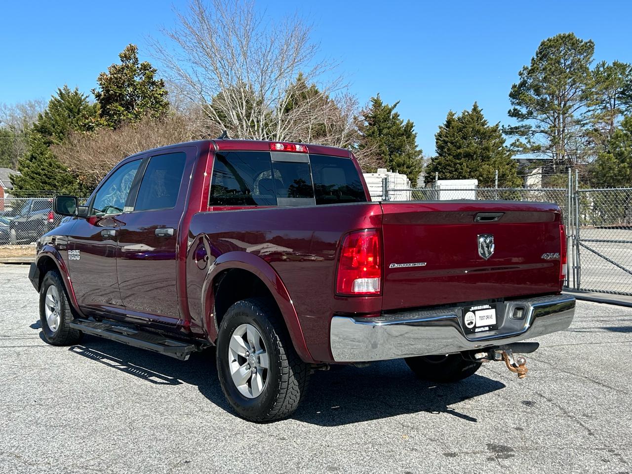 RAM 1500 SLT Crew Cab SWB 4WD 2016