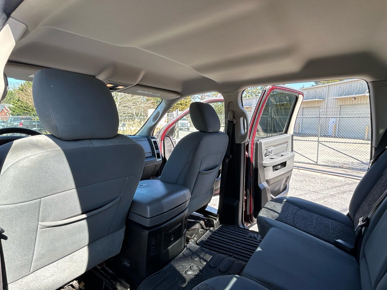 RAM 1500 SLT Crew Cab SWB 4WD 2016