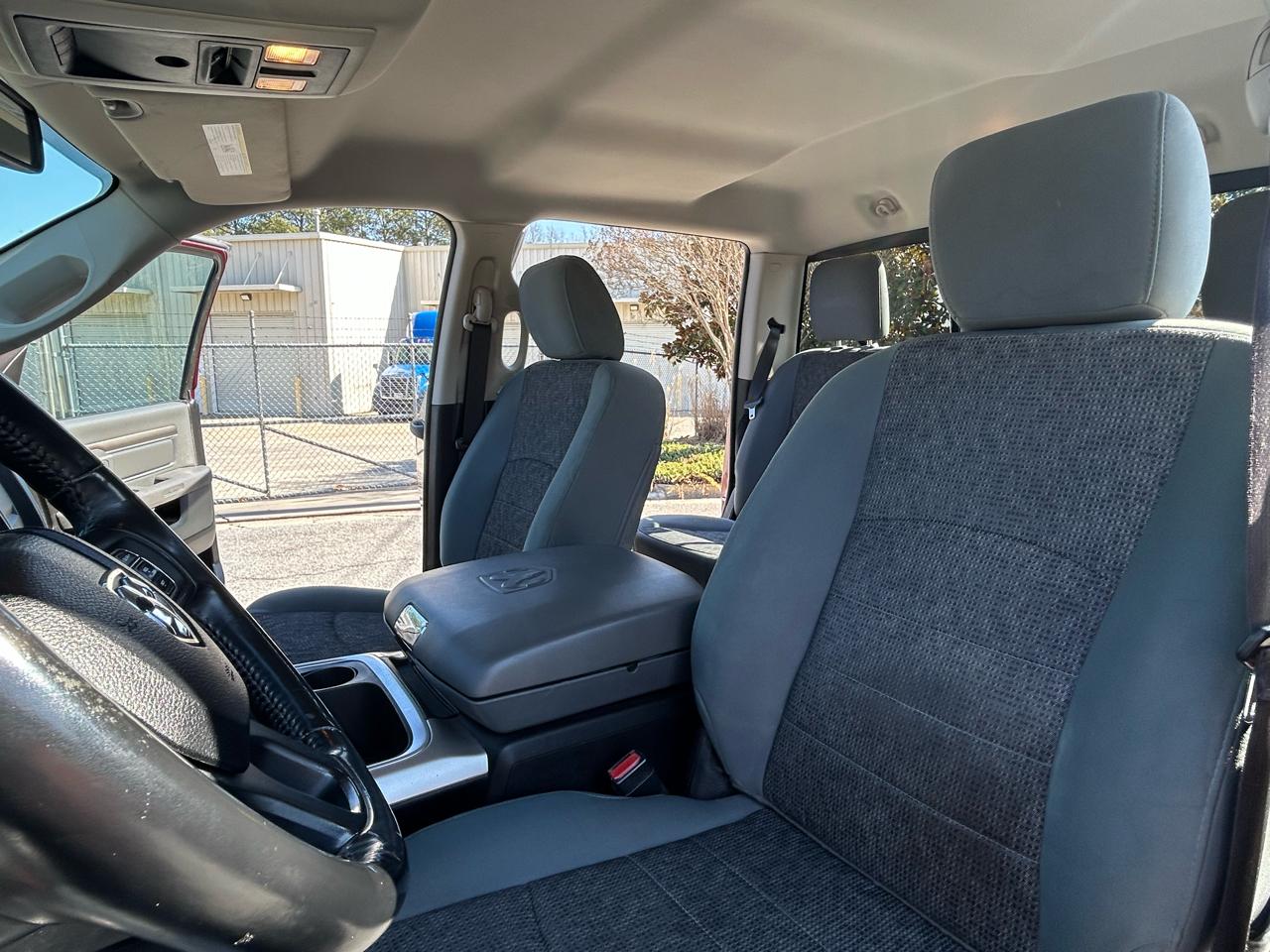 RAM 1500 SLT Crew Cab SWB 4WD 2016