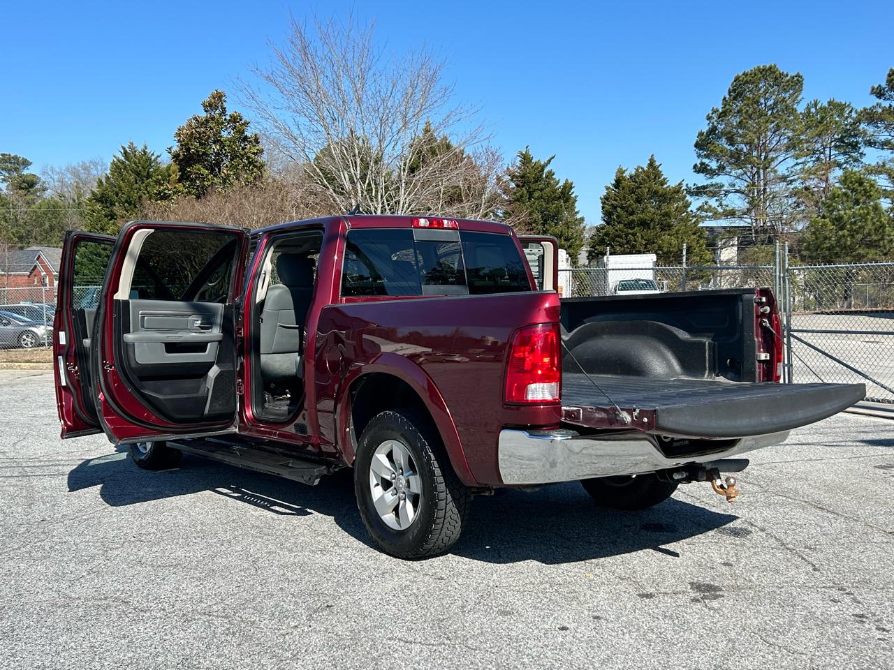 RAM 1500 SLT Crew Cab SWB 4WD 2016