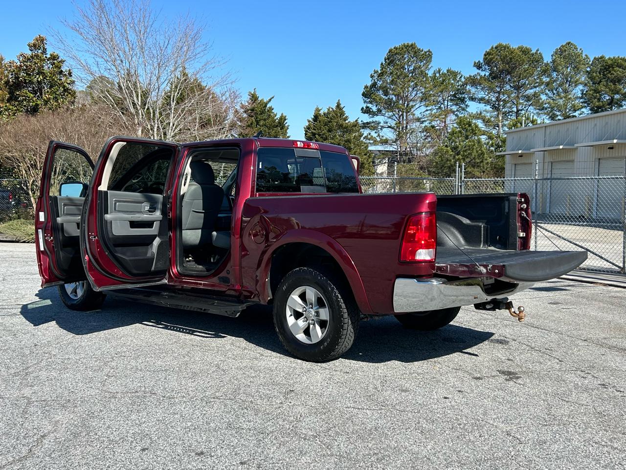 RAM 1500 SLT Crew Cab SWB 4WD 2016