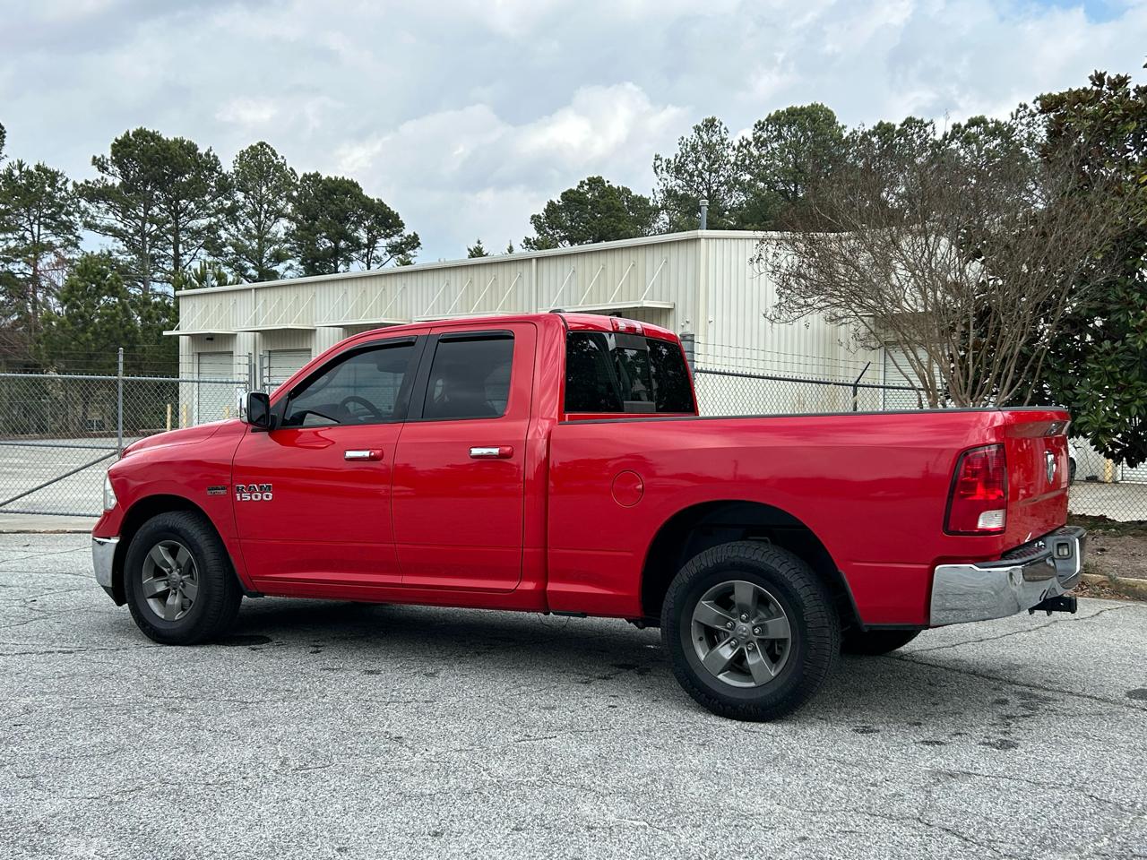 RAM 1500 SLT Quad Cab 2WD 2015