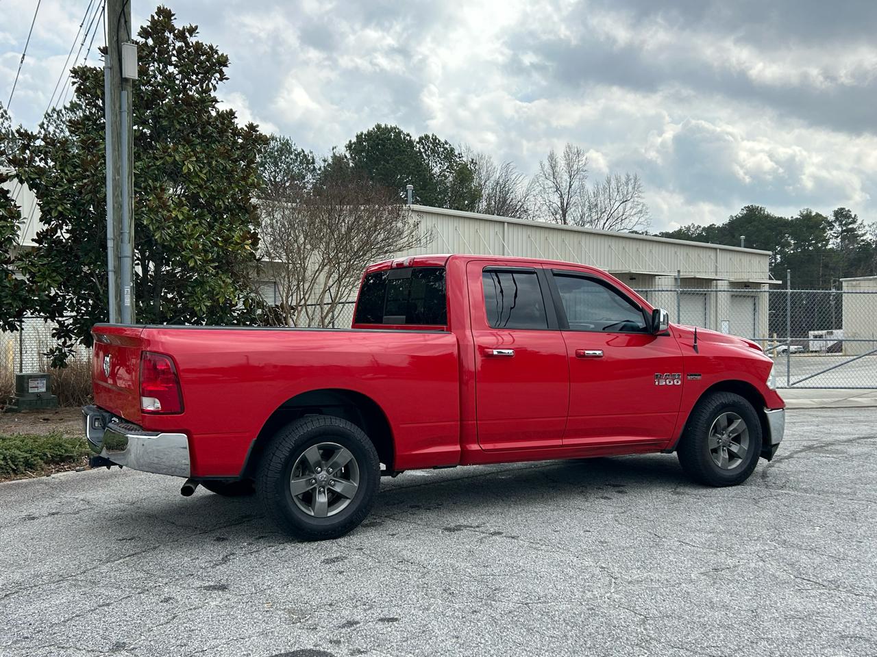 RAM 1500 SLT Quad Cab 2WD 2015