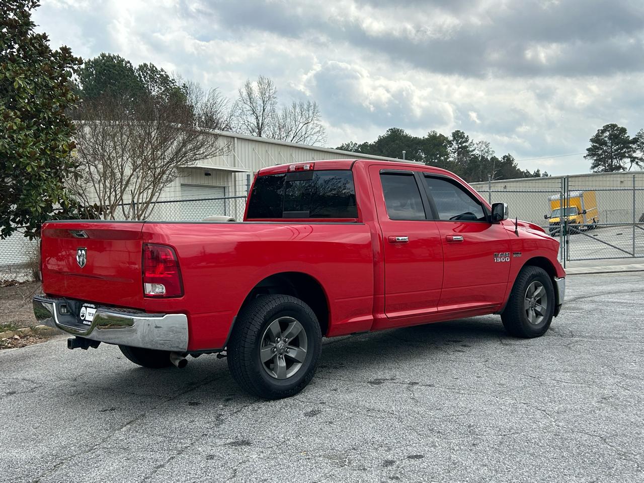 RAM 1500 SLT Quad Cab 2WD 2015