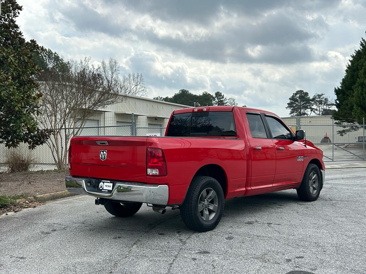 RAM 1500 SLT Quad Cab 2WD 2015