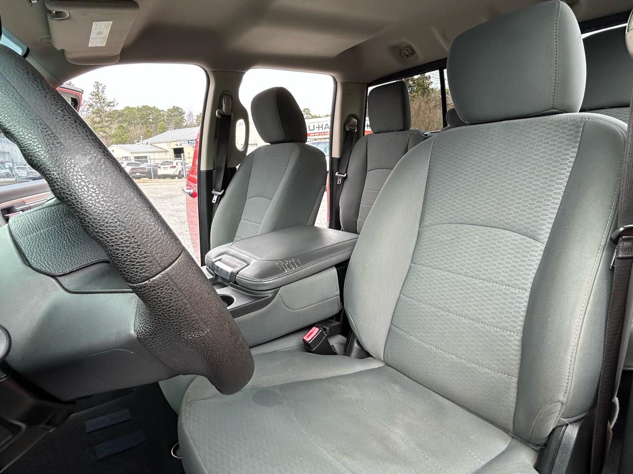 RAM 1500 SLT Quad Cab 2WD 2015