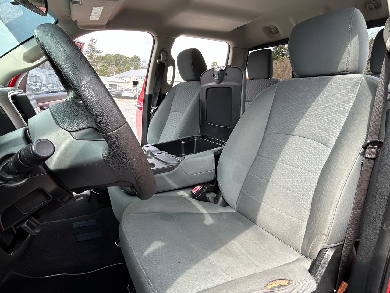 RAM 1500 SLT Quad Cab 2WD 2015