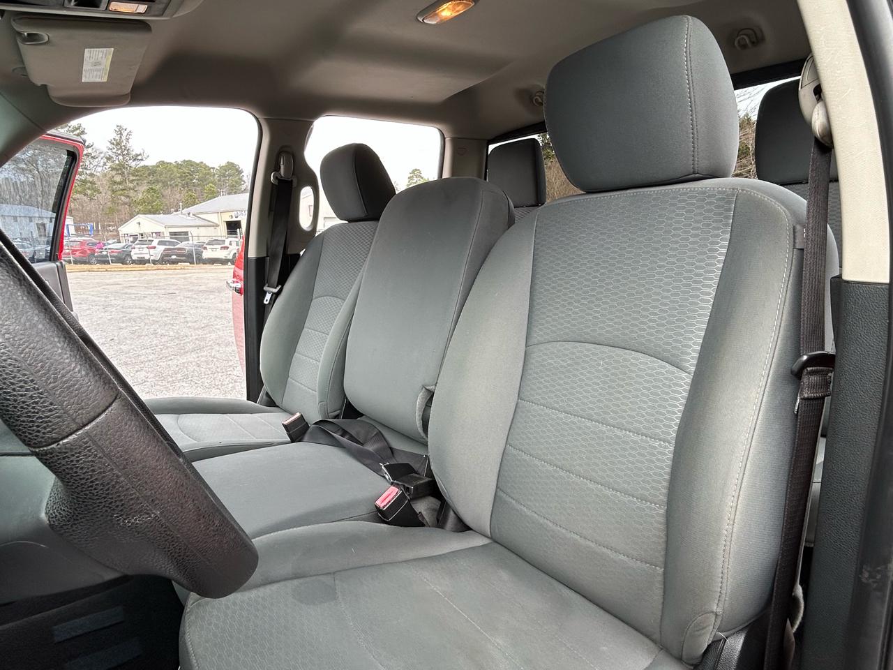 RAM 1500 SLT Quad Cab 2WD 2015