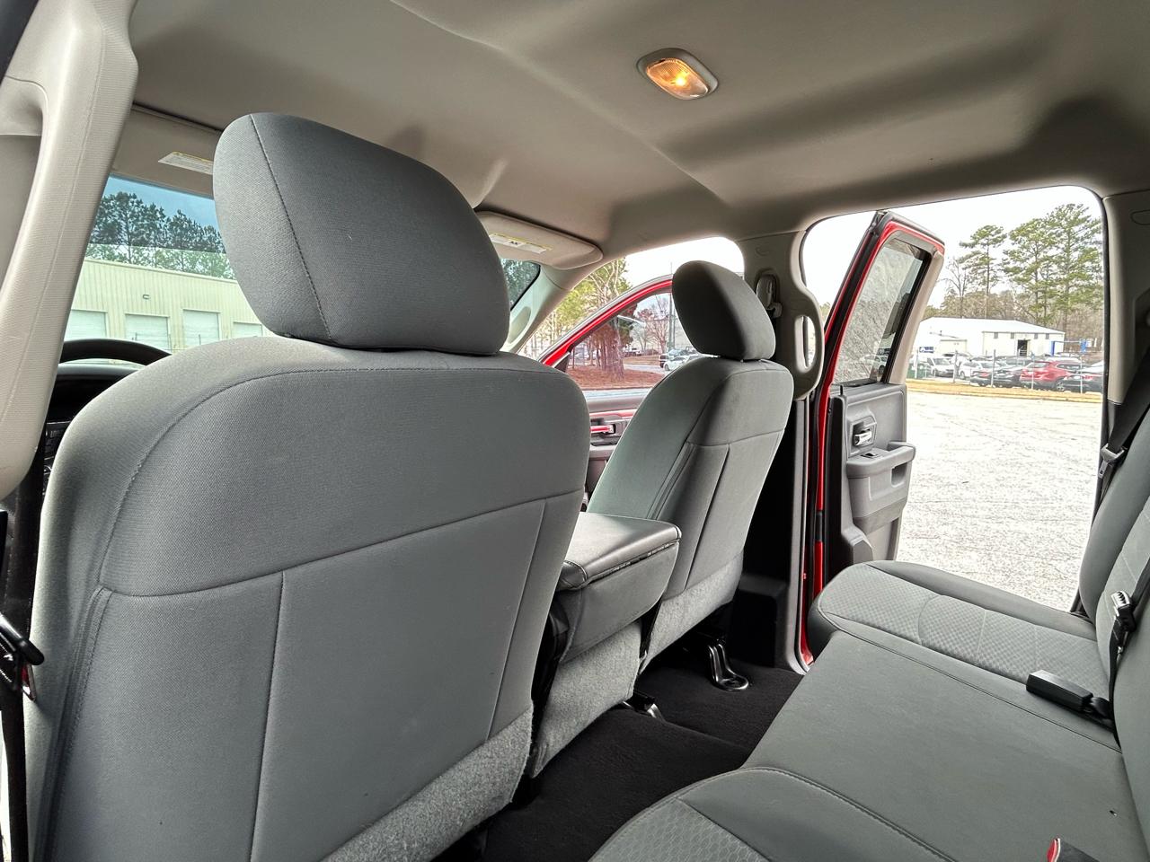 RAM 1500 SLT Quad Cab 2WD 2015