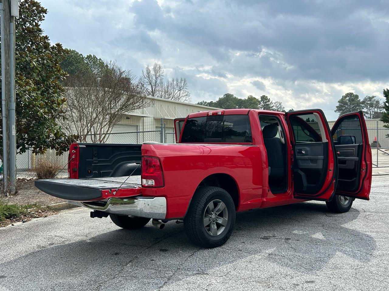 RAM 1500 SLT Quad Cab 2WD 2015