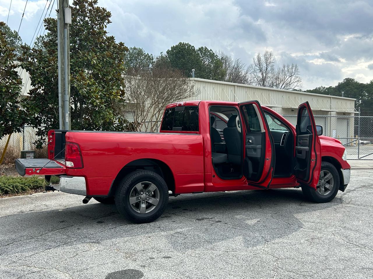 RAM 1500 SLT Quad Cab 2WD 2015