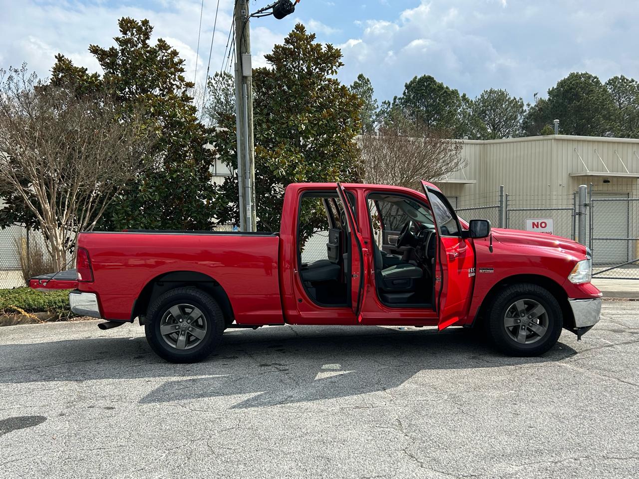 RAM 1500 SLT Quad Cab 2WD 2015
