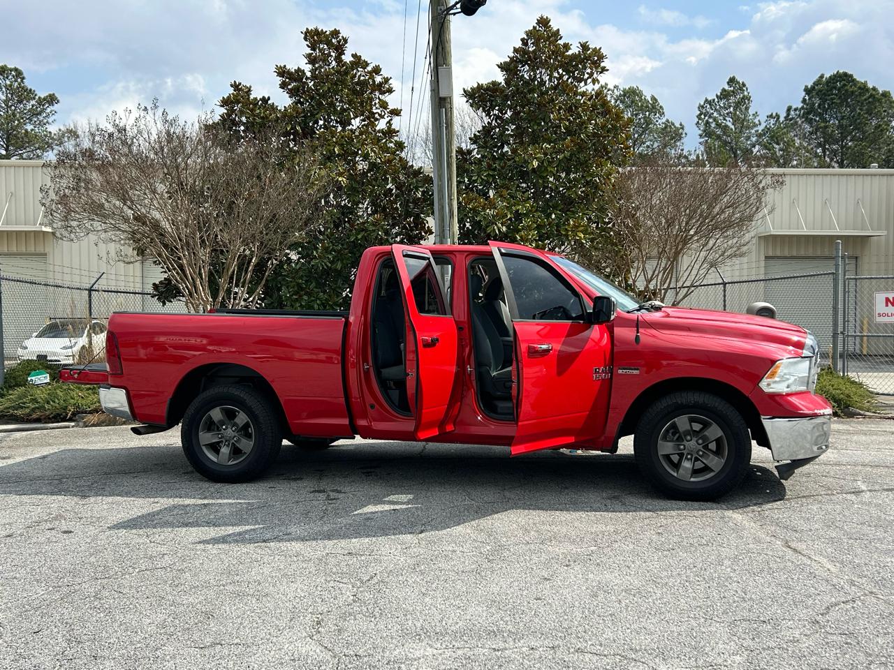 RAM 1500 SLT Quad Cab 2WD 2015