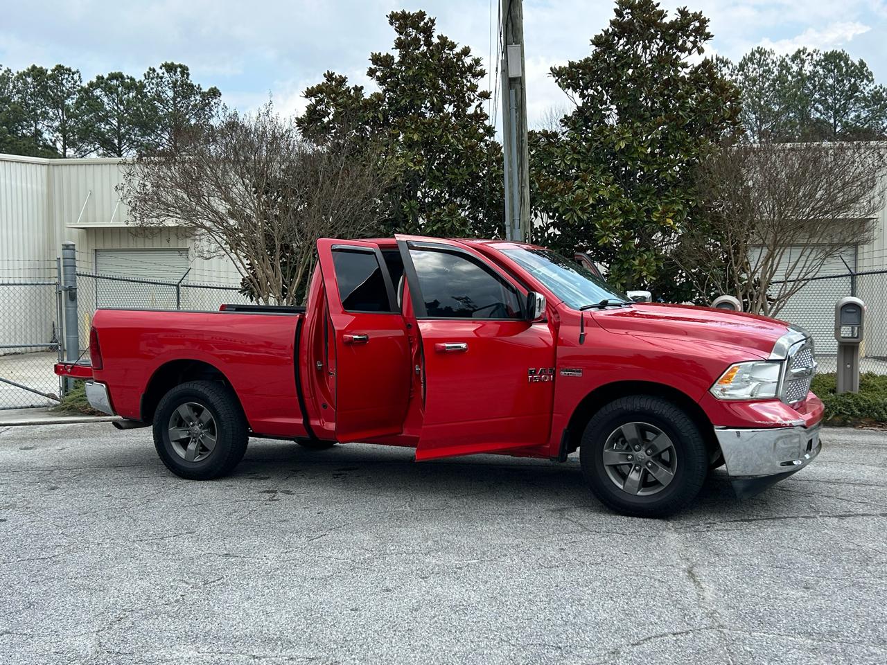 RAM 1500 SLT Quad Cab 2WD 2015