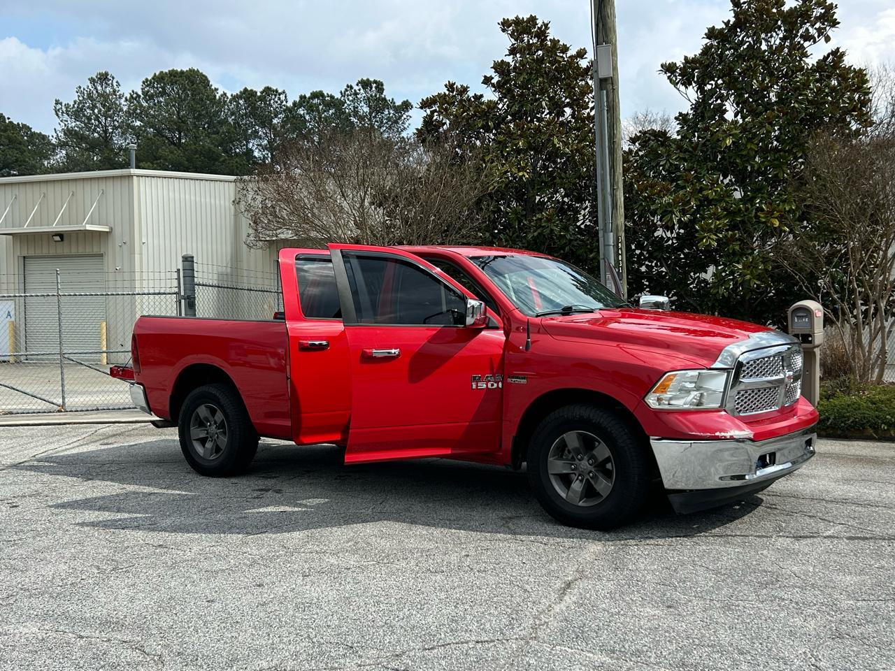 RAM 1500 SLT Quad Cab 2WD 2015