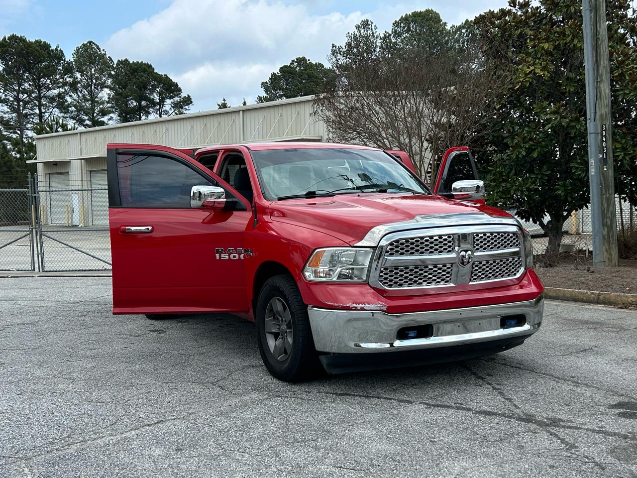 RAM 1500 SLT Quad Cab 2WD 2015
