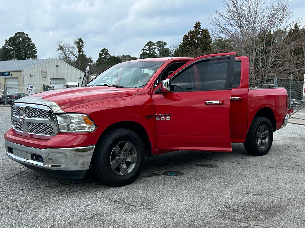 RAM 1500 SLT Quad Cab 2WD 2015