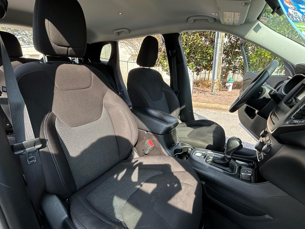 Jeep Cherokee Latitude FWD 2019