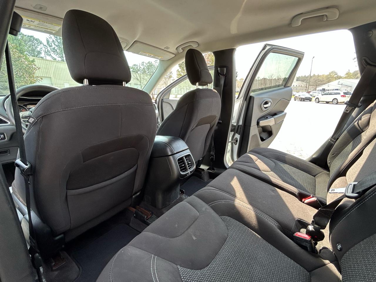 Jeep Cherokee Latitude FWD 2019