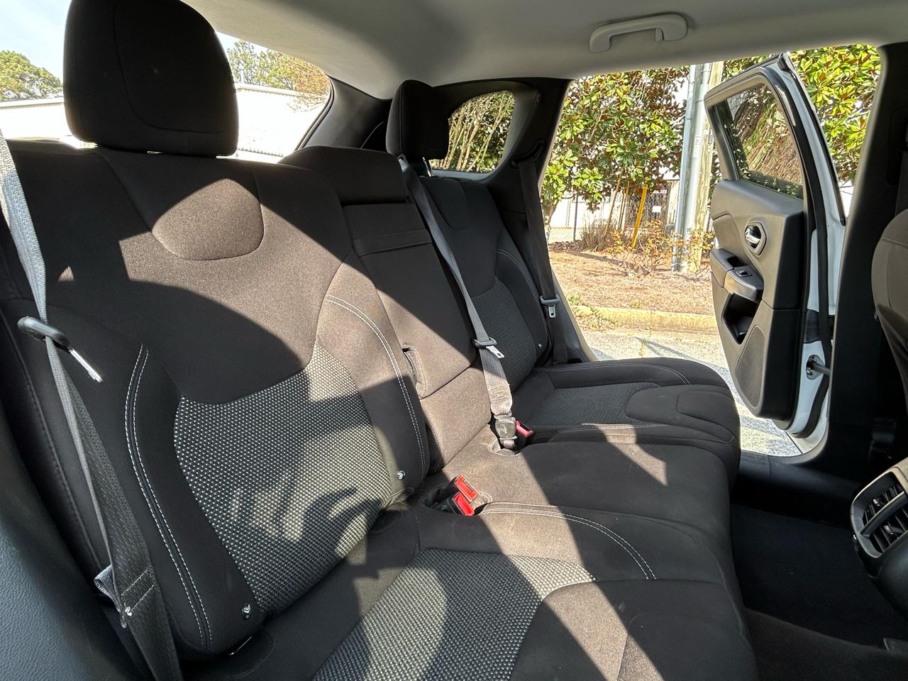 Jeep Cherokee Latitude FWD 2019