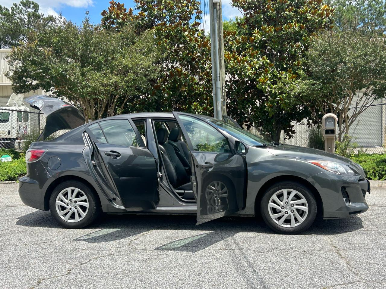 Mazda MAZDA3 I Grand Touring 4-Door 2012