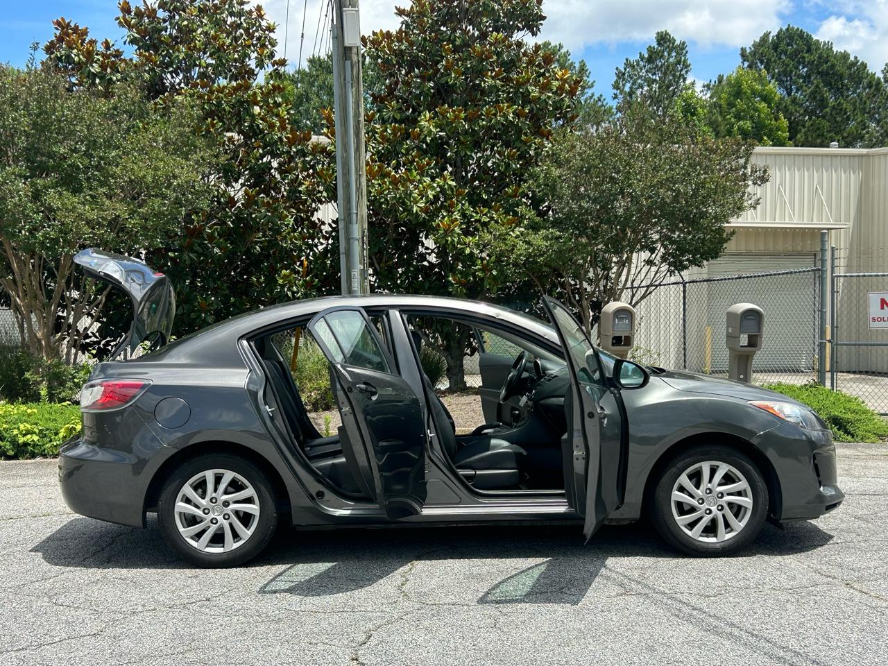 Mazda MAZDA3 I Grand Touring 4-Door 2012