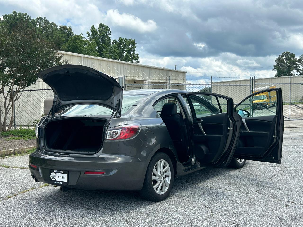 Mazda MAZDA3 I Grand Touring 4-Door 2012