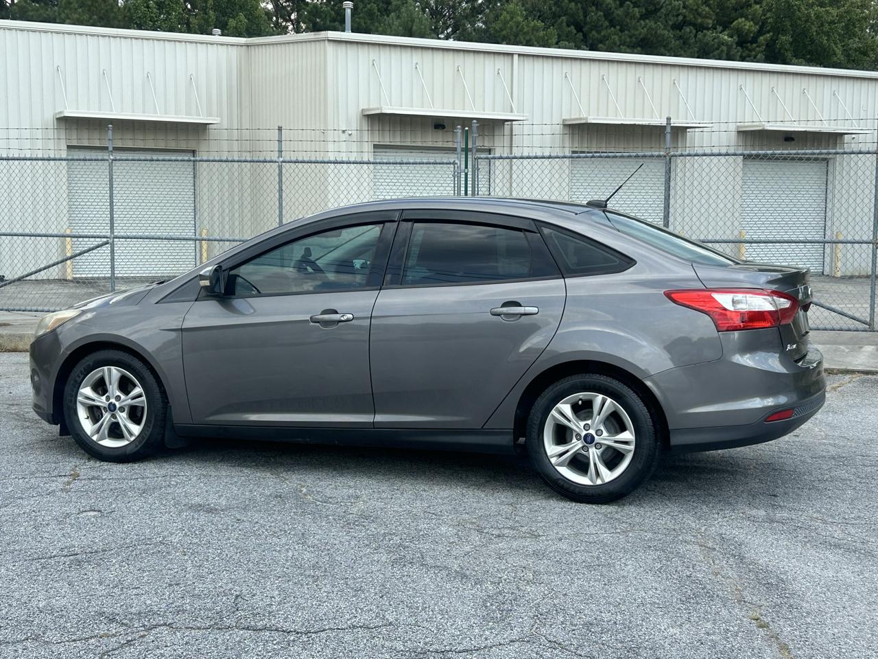 Ford Focus SE Sedan 2013