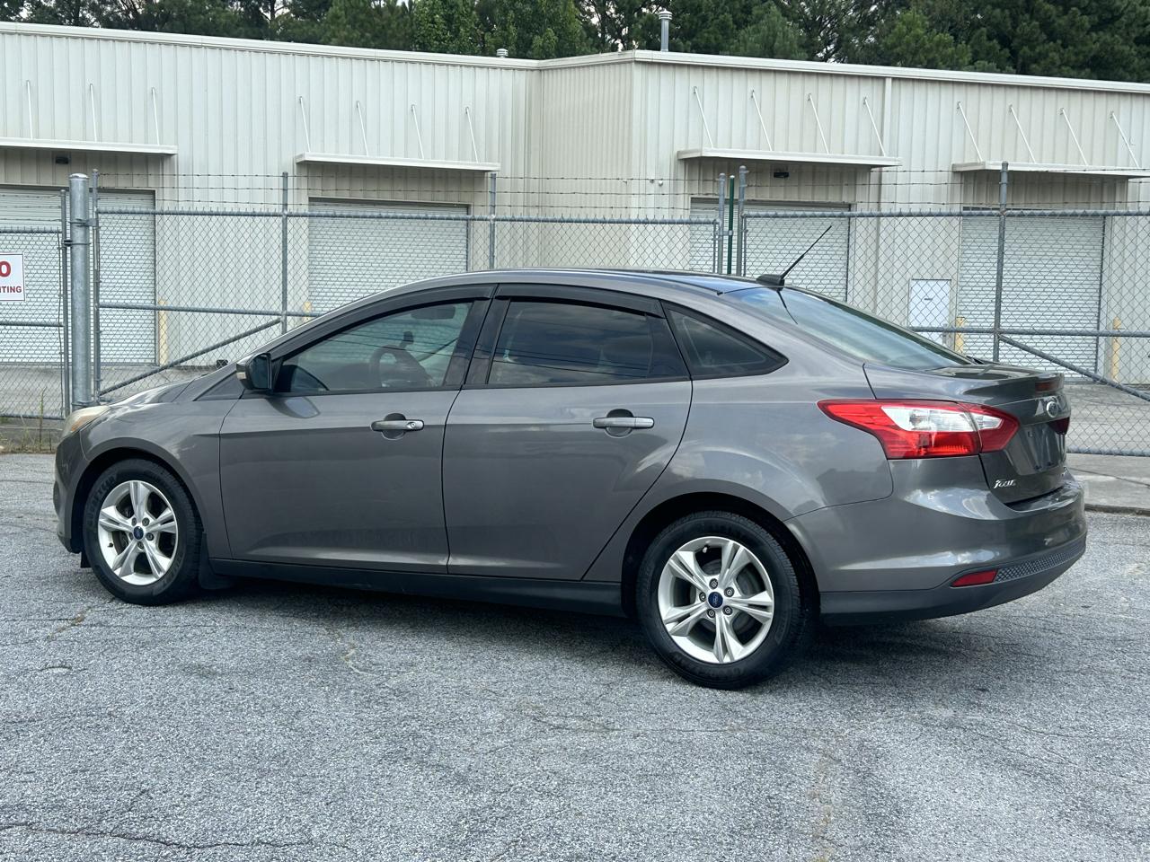 Ford Focus SE Sedan 2013