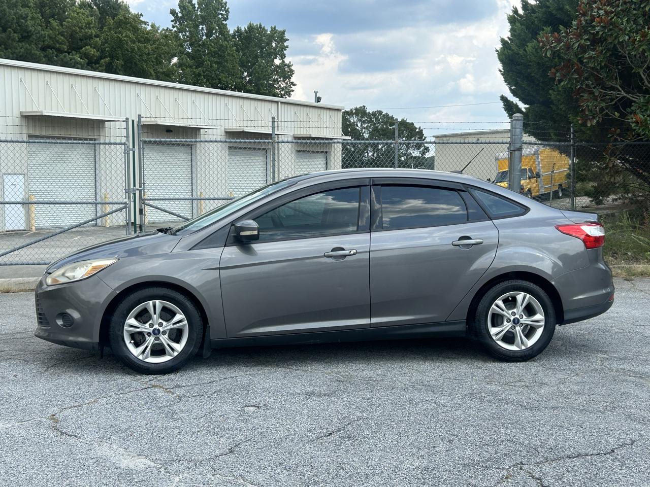Ford Focus SE Sedan 2013