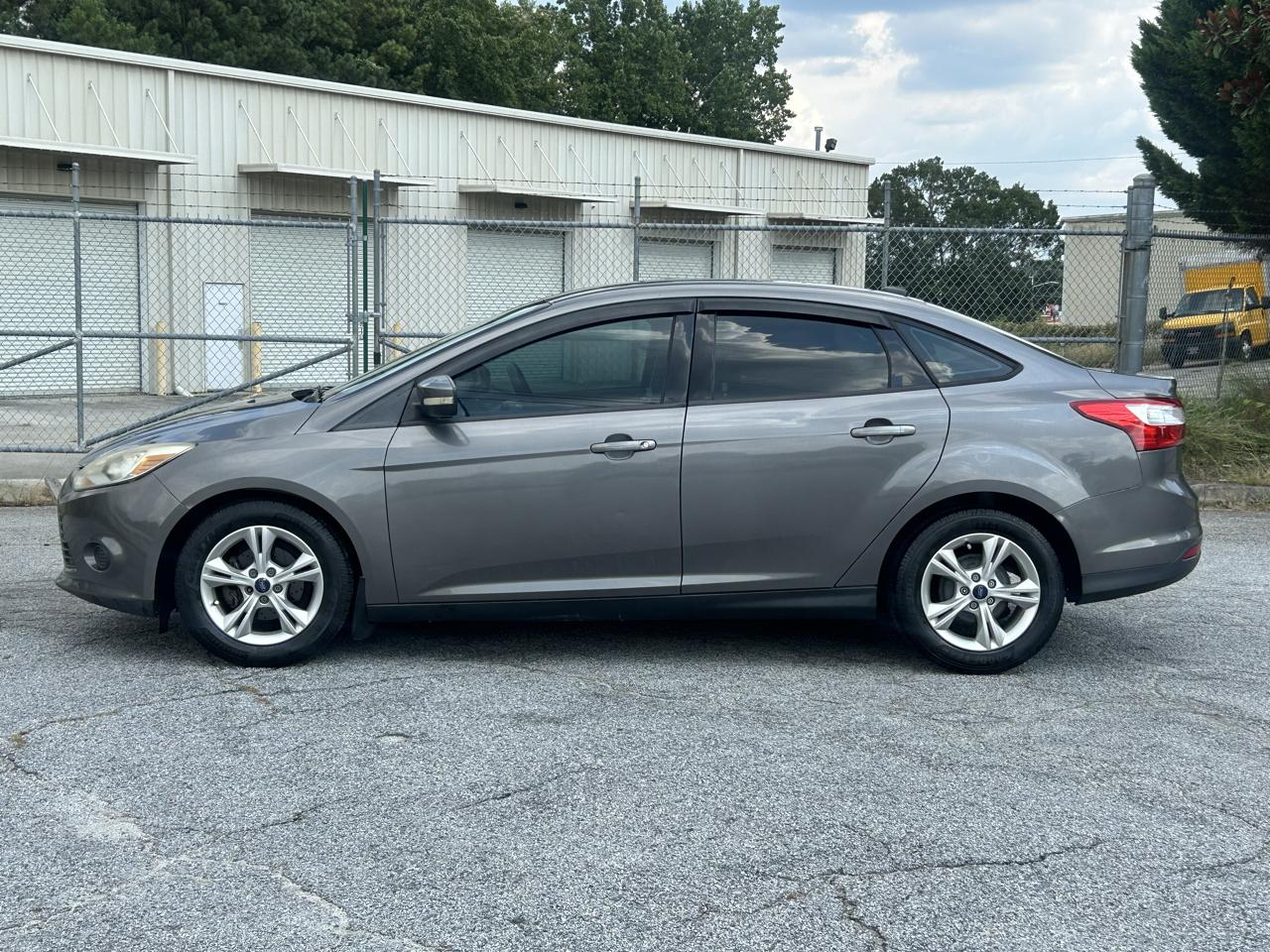 Ford Focus SE Sedan 2013