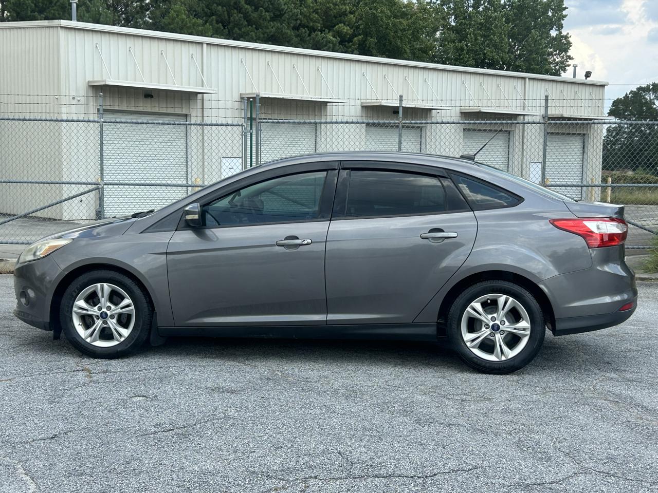 Ford Focus SE Sedan 2013