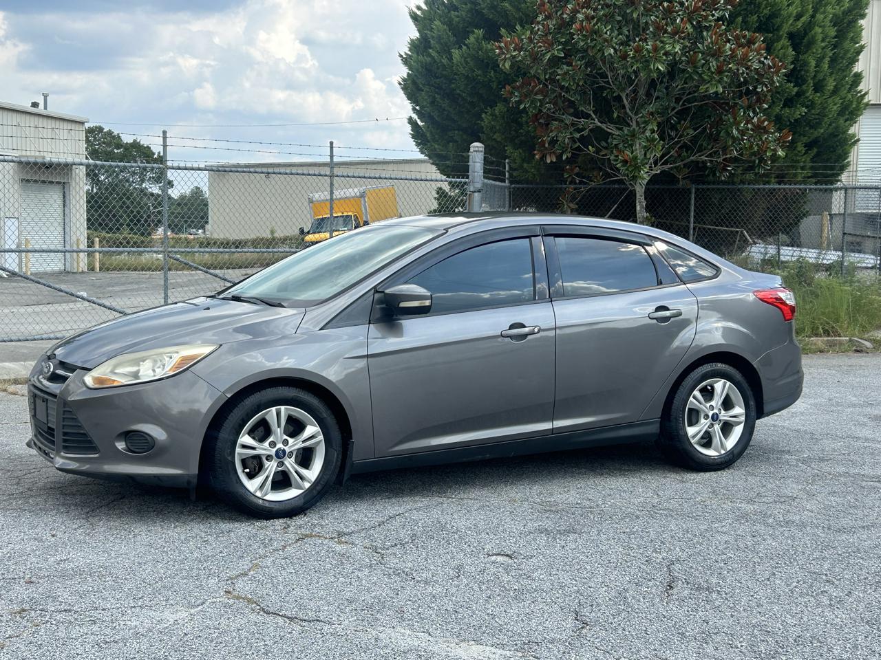 Ford Focus SE Sedan 2013