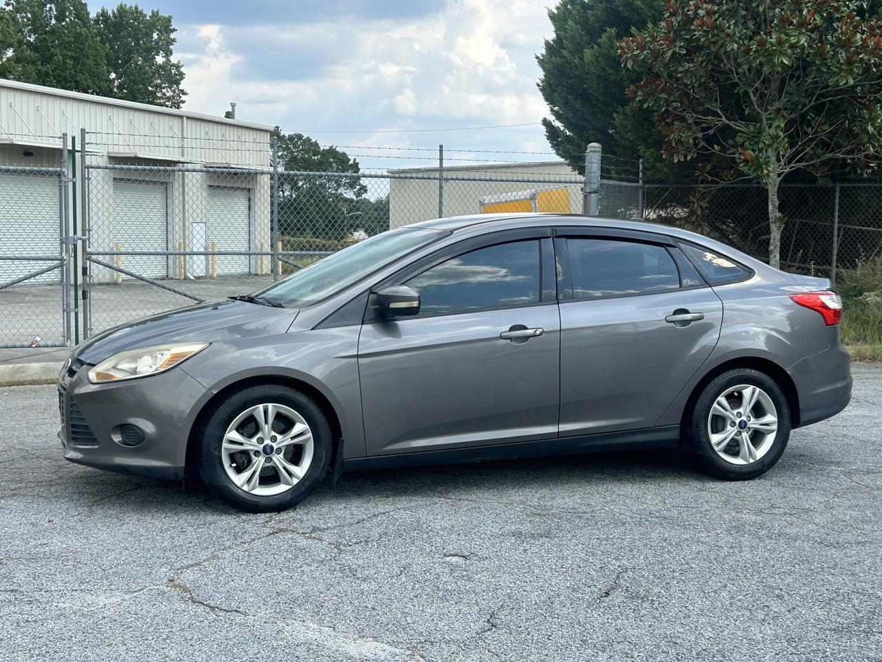 Ford Focus SE Sedan 2013