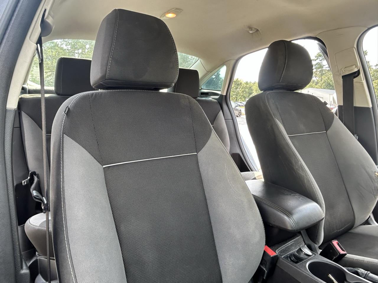 Ford Focus SE Sedan 2013