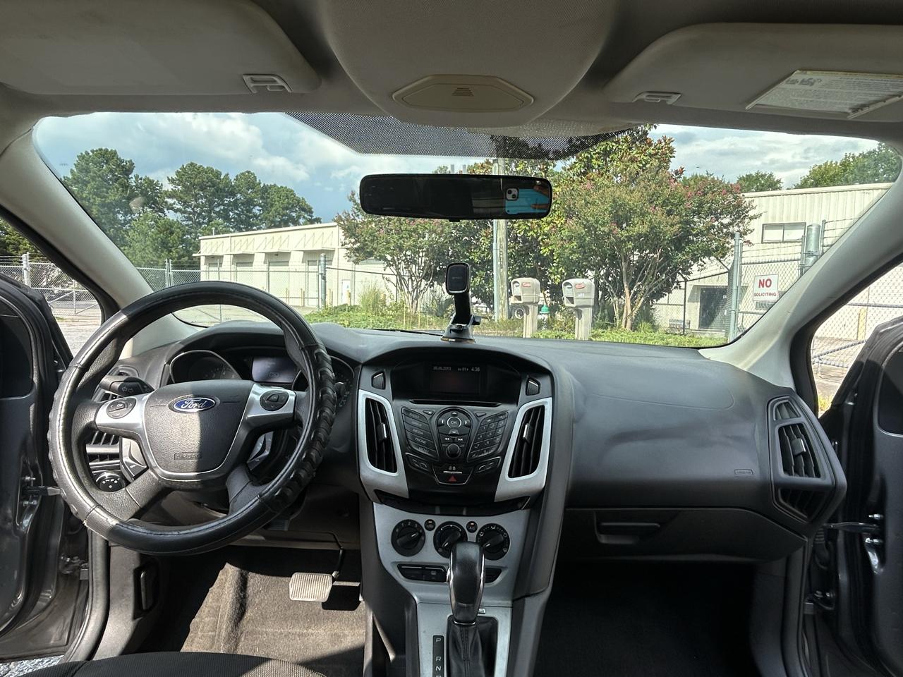 Ford Focus SE Sedan 2013