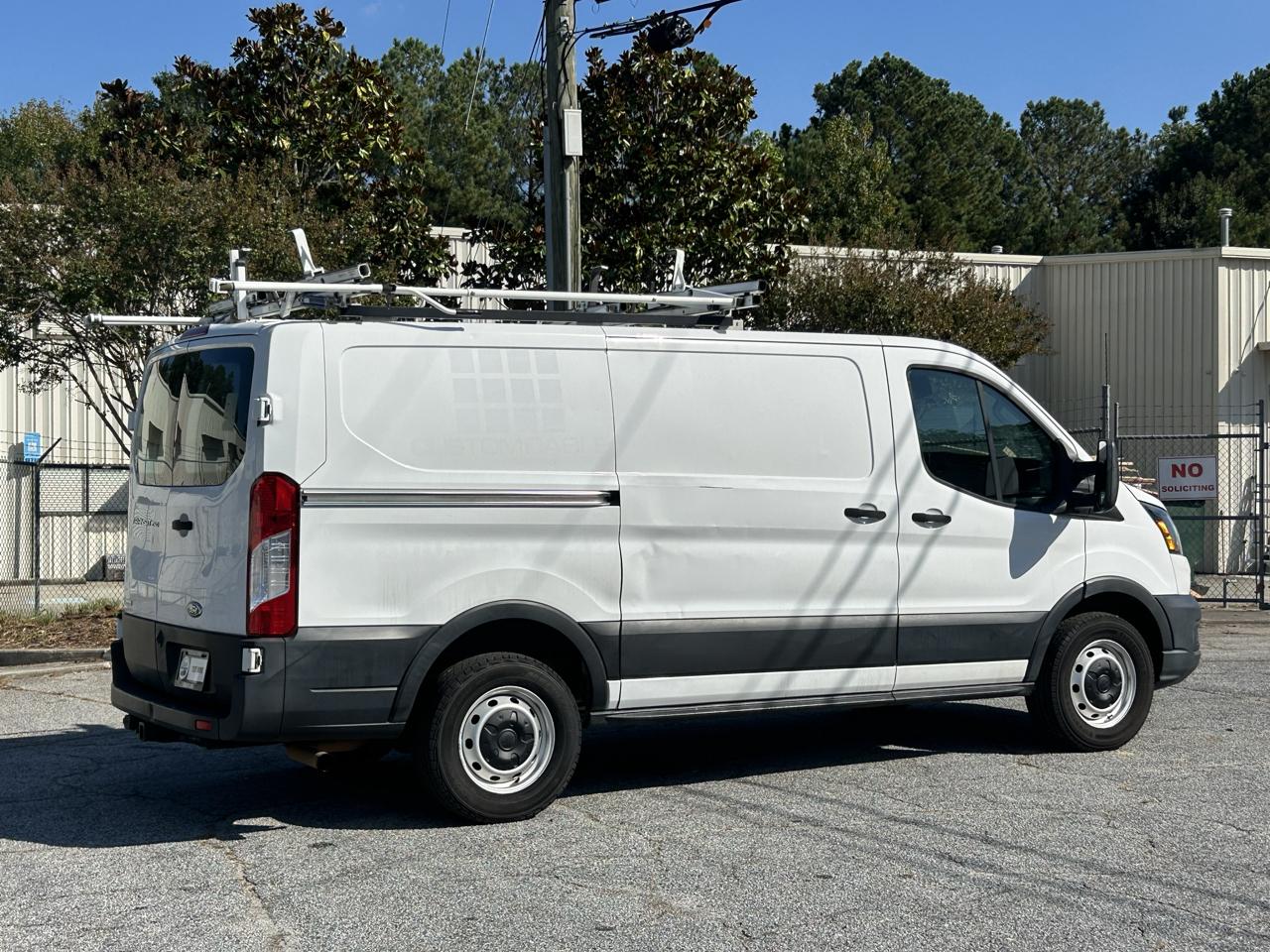 Ford Transit 250 Van Low Roof w/Sliding Pass. 130-in. WB 2020