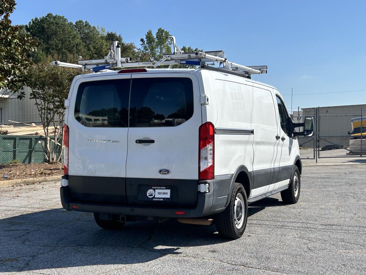 Ford Transit 250 Van Low Roof w/Sliding Pass. 130-in. WB 2020