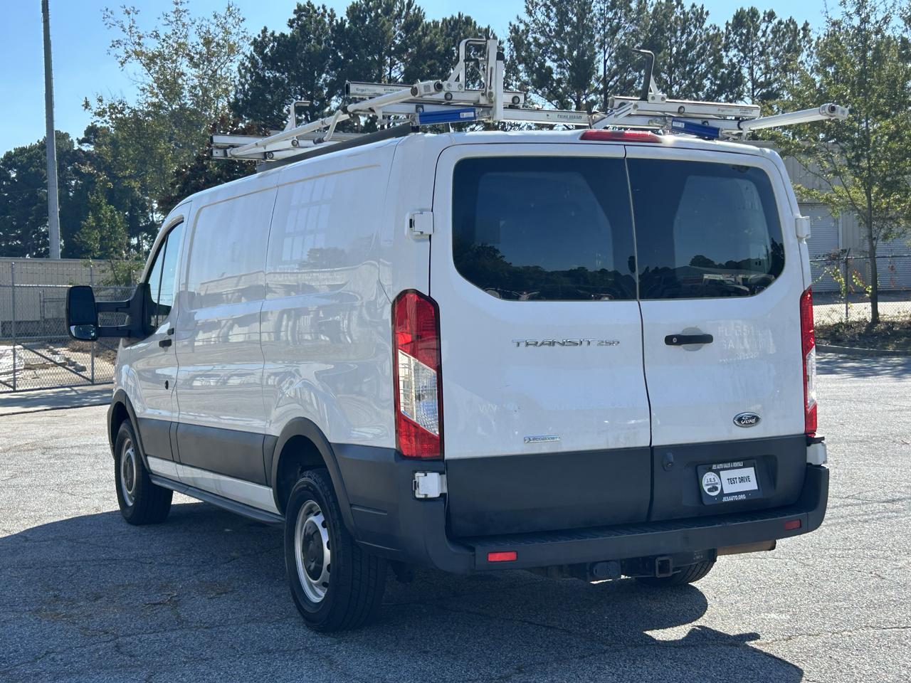 Ford Transit 250 Van Low Roof w/Sliding Pass. 130-in. WB 2020