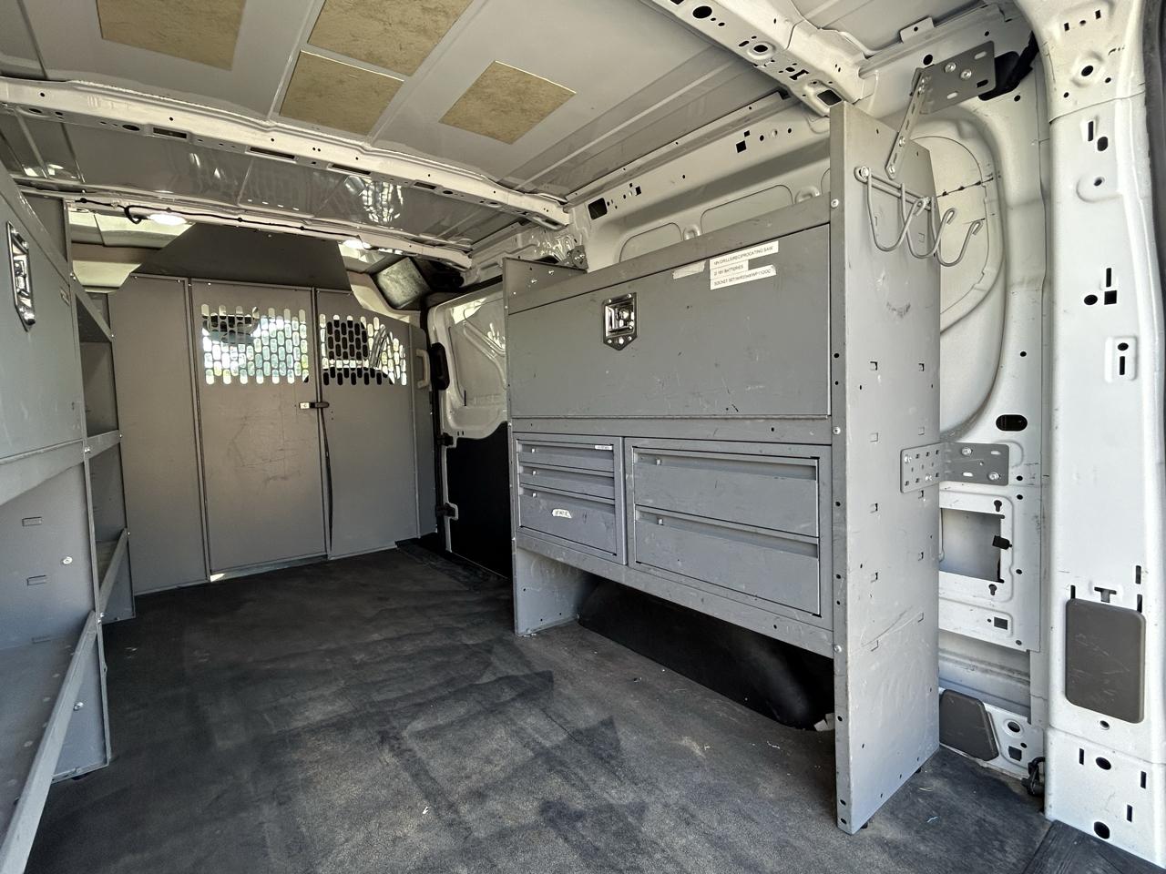 Ford Transit 250 Van Low Roof w/Sliding Pass. 130-in. WB 2020