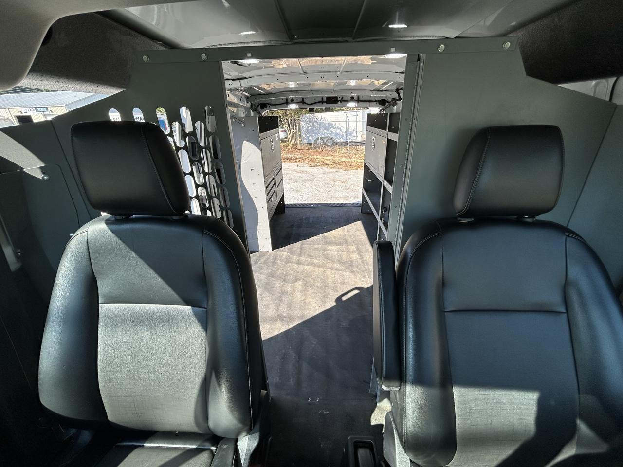 Ford Transit 250 Van Low Roof w/Sliding Pass. 130-in. WB 2020