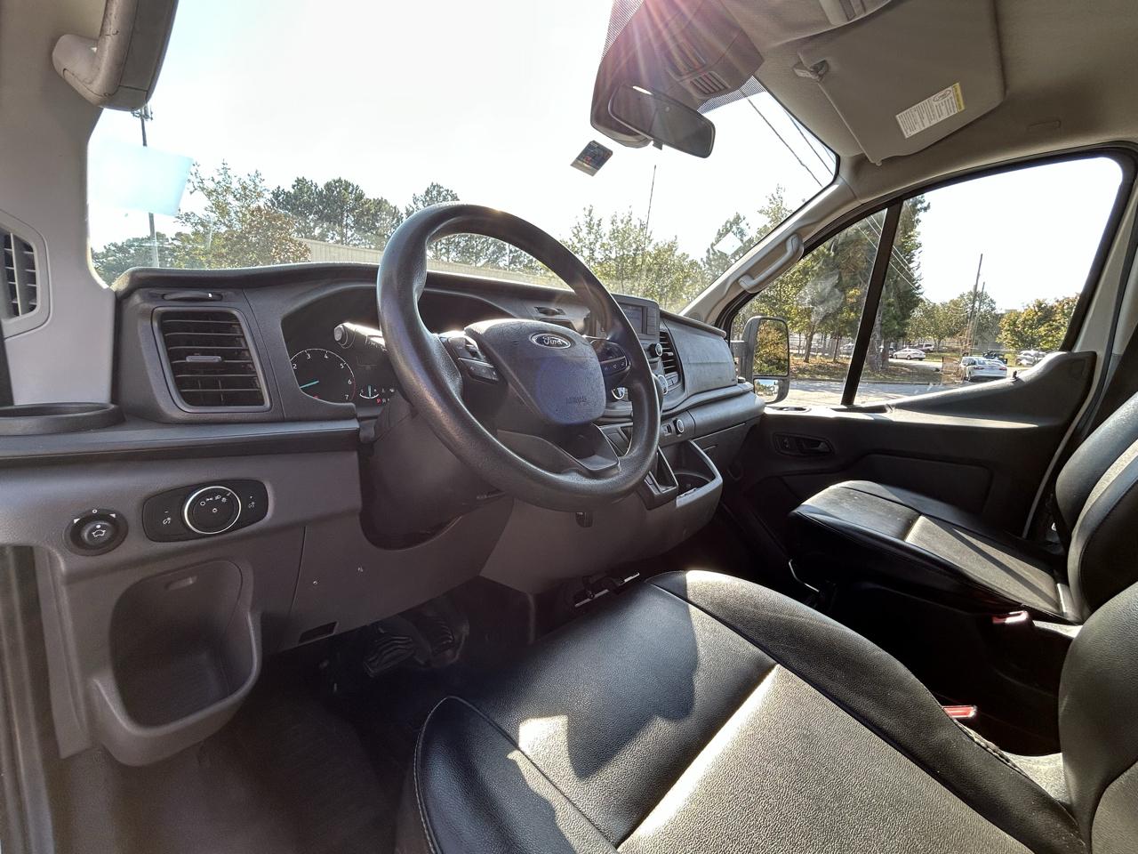 Ford Transit 250 Van Low Roof w/Sliding Pass. 130-in. WB 2020
