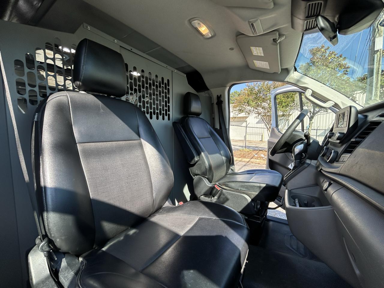 Ford Transit 250 Van Low Roof w/Sliding Pass. 130-in. WB 2020
