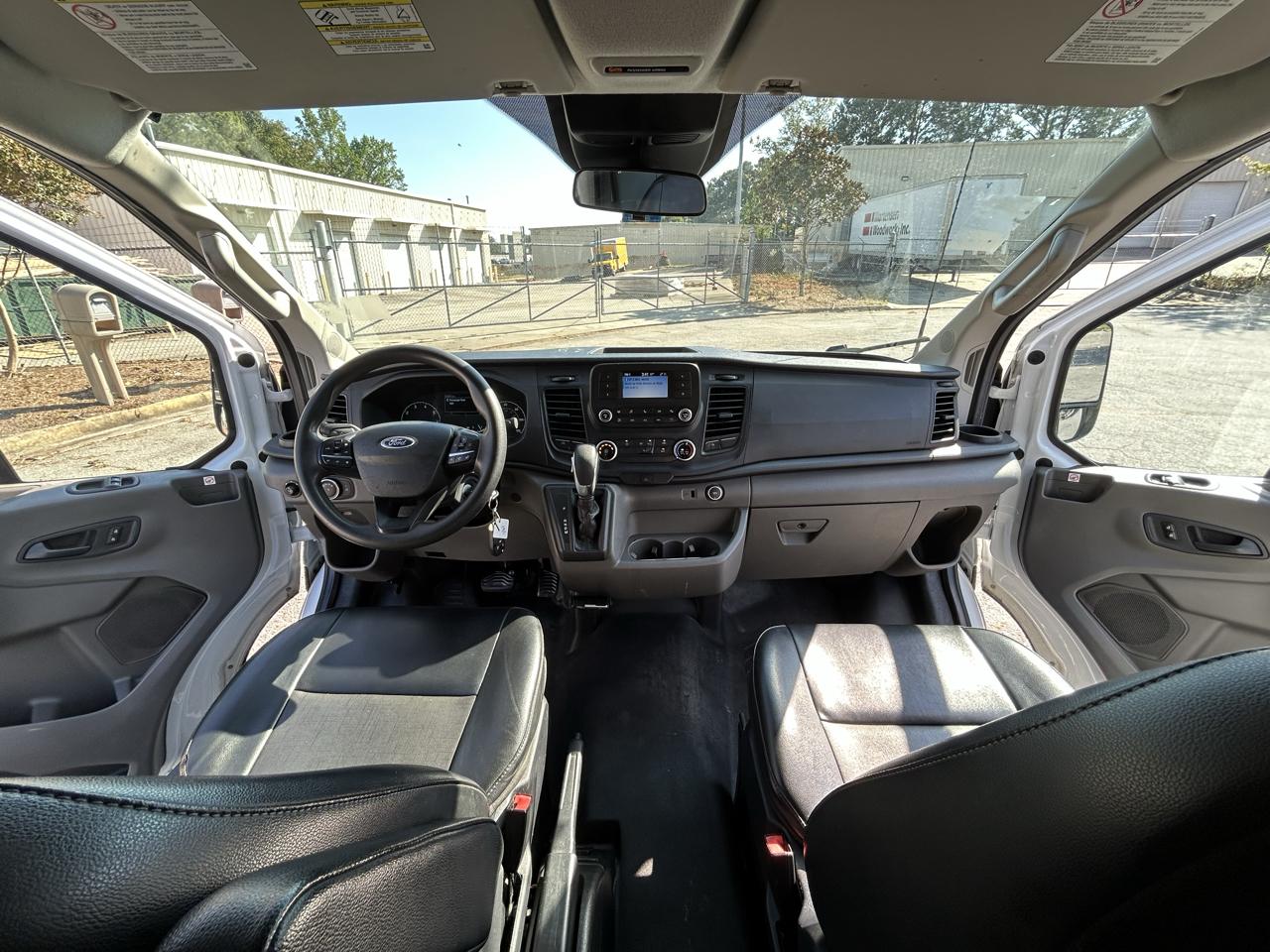 Ford Transit 250 Van Low Roof w/Sliding Pass. 130-in. WB 2020