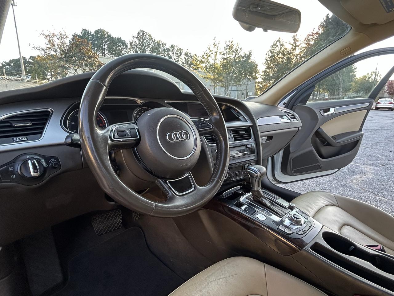 Audi A4 2.0T Premium quattro Sedan AWD 8A 2016