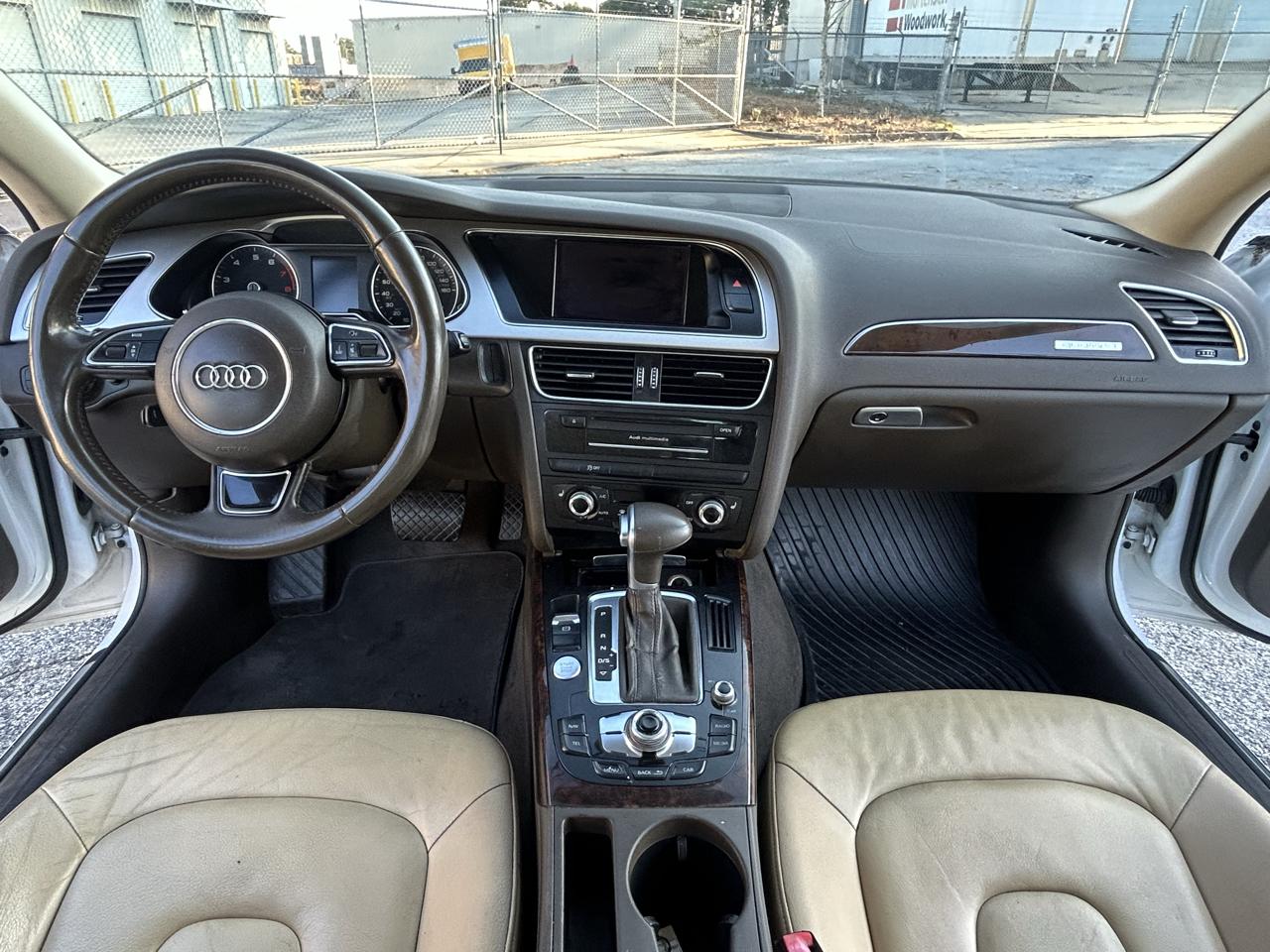 Audi A4 2.0T Premium quattro Sedan AWD 8A 2016